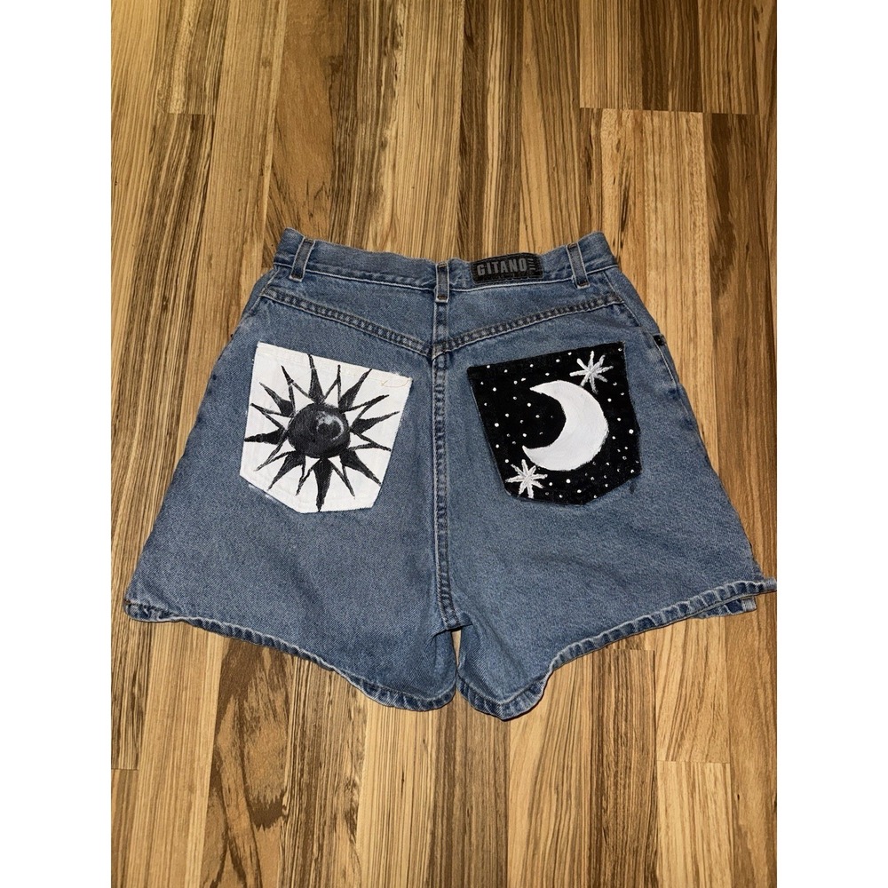 vtg 80s 90s GITANO high waisted jean shorts Sz 10 Hand Painted Sun Moon‎ denim